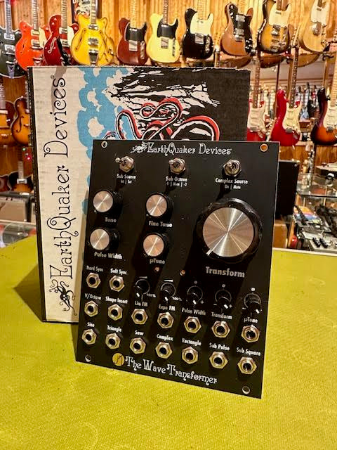 Earthquaker Devices Wave Transformer Black