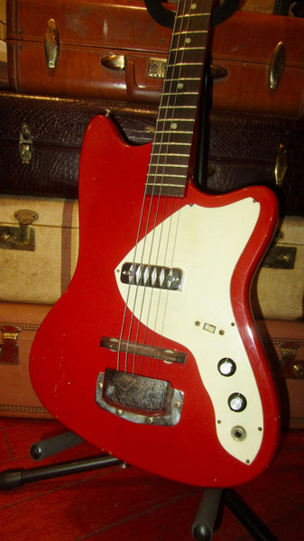 ギター Eastwood Guitars Airline Bobkat Red ギター Eastwood Guitars Airline Bobkat Red Eastwood Guitars