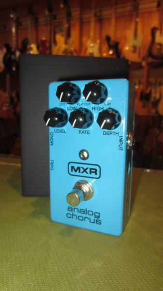 MXR Analog Chorus Blue – Rivington Guitars