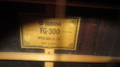 ~1971 Yamaha  FG-300 Dreadnought Acoustic Natural w. Case