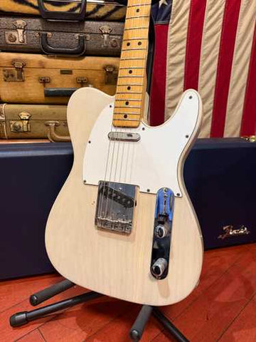 1973 Fender Telecaster Blonde w/ Deluxe Fender hardshell case