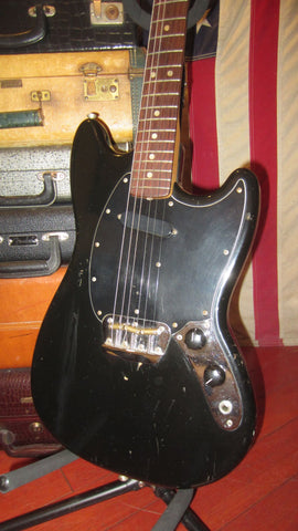 1976 Fender Musicmaster Black