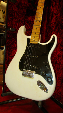 1977 Fender Stratocaster Hardtail White w Fender Hardshell Case