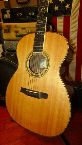 2000 Larivee OM-10 Natural MINT w/ Original Case
