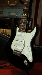 2020 Fender Standard Stratocaster Black w. Original Hard Case