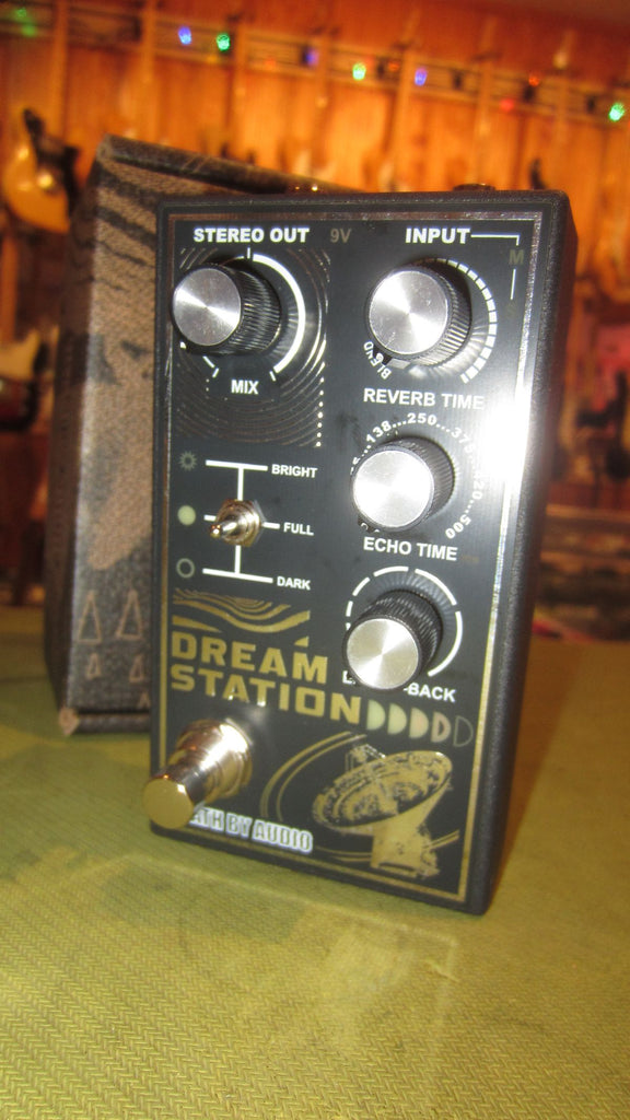 dba pedals Death By Audio Dream Station Reverb Black and Gold – Rivington Guitars