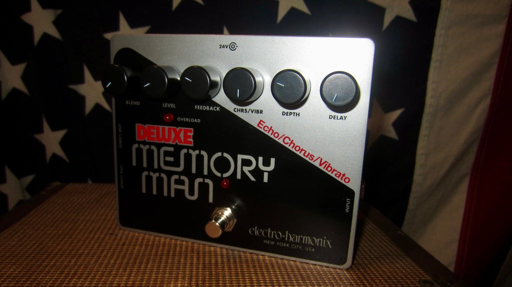 Electro Harmonix Deluxe Memory Man Black and Red