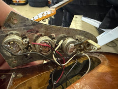 1971 Fender Jazz Bass Sunburst w Hard Case