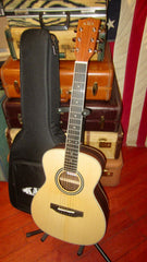 Kala Small Bodied Parlor Guitar GA-GTR-OM Natural