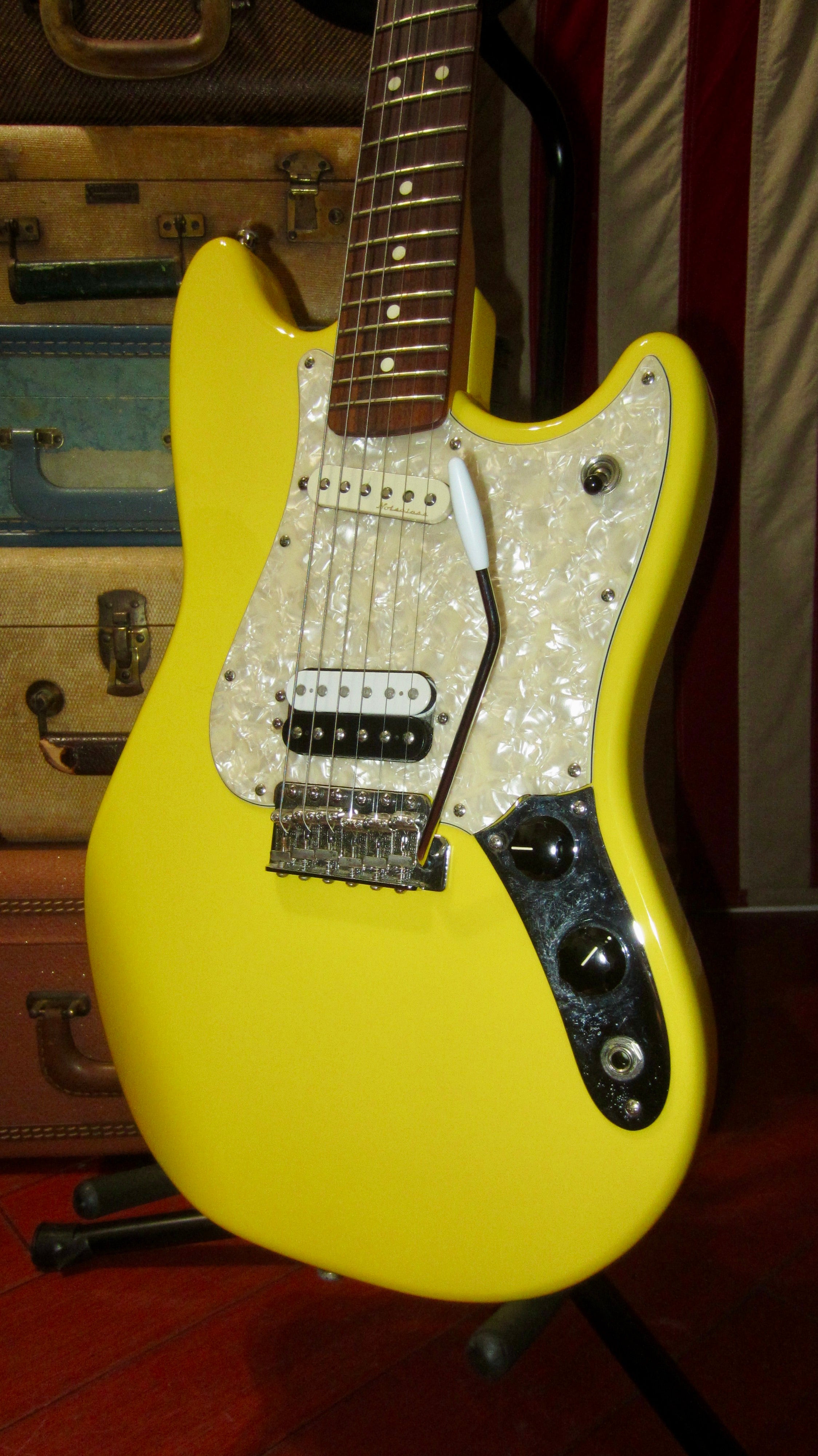 2002-fender-cyclone-graffiti-