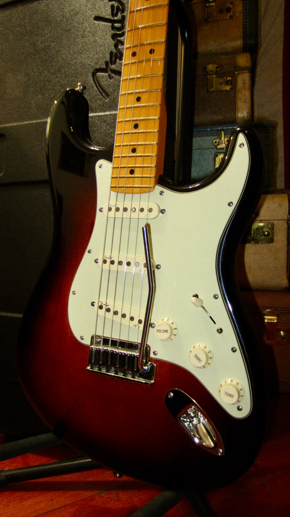 2009 Fender American Deluxe Stratocaster Sunburst w/ Original Hardshell Case