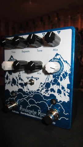 Earthquaker Devices Avalanche Run