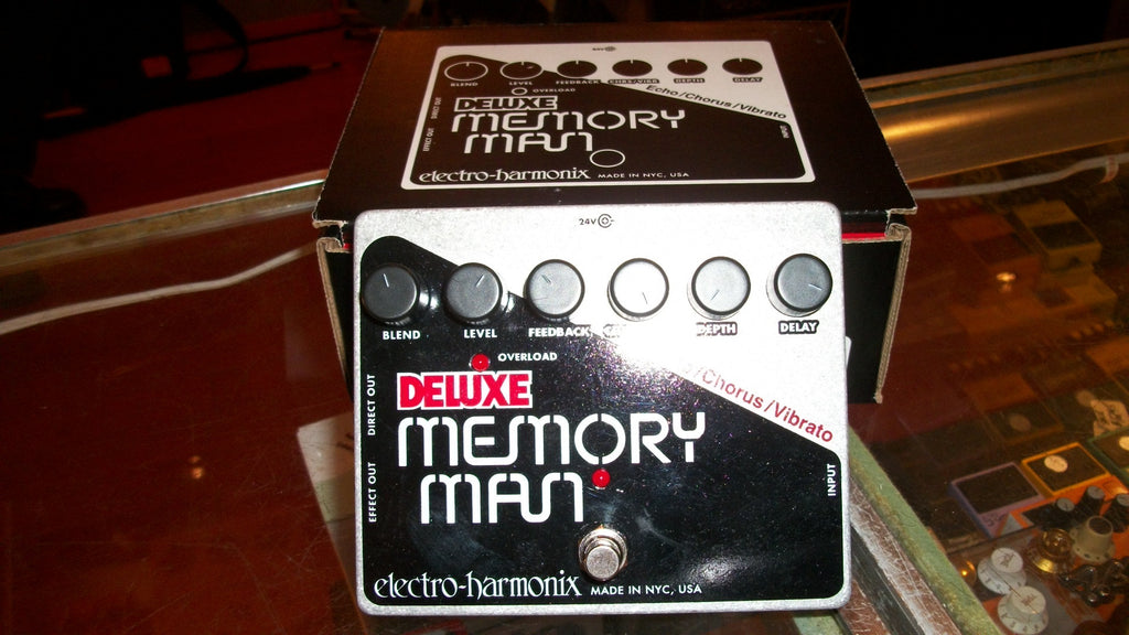 NEW Electro-Harmonix Deluxe Memory Man Chrome and Black and Red